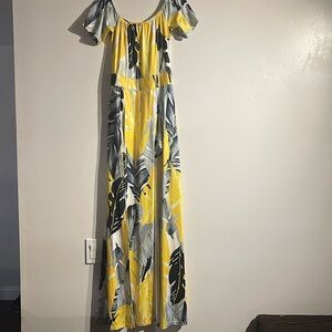 Maxi dress with shorts